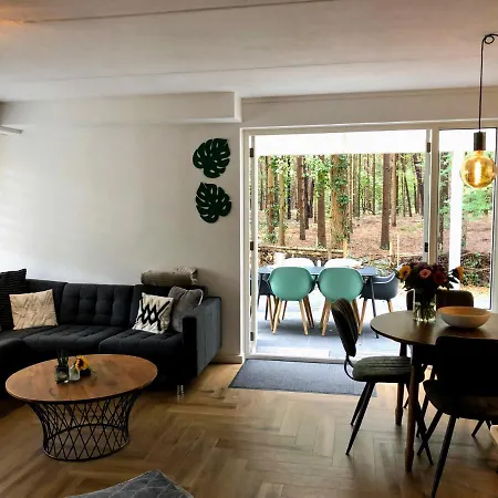 Boshuisje Grenzend Aan Het Bos. Holiday home