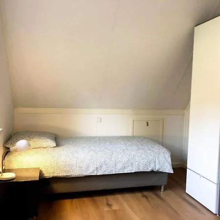 Holiday home Boshuisje Grenzend Aan Het Bos. Lochem