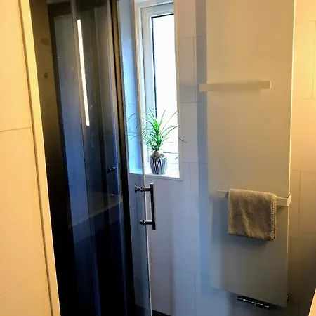 Boshuisje Grenzend Aan Het Bos. Vakantiehuis Lochem